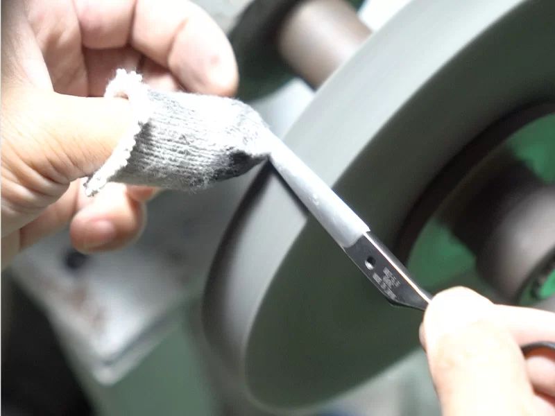 Chọn kéo cắt tóc có bảo hành và sửa chữa