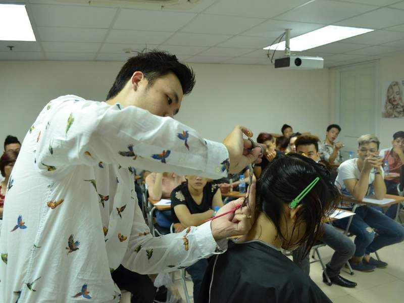 Học cắt tóc nữ Cris Nguyễn Hair Academy