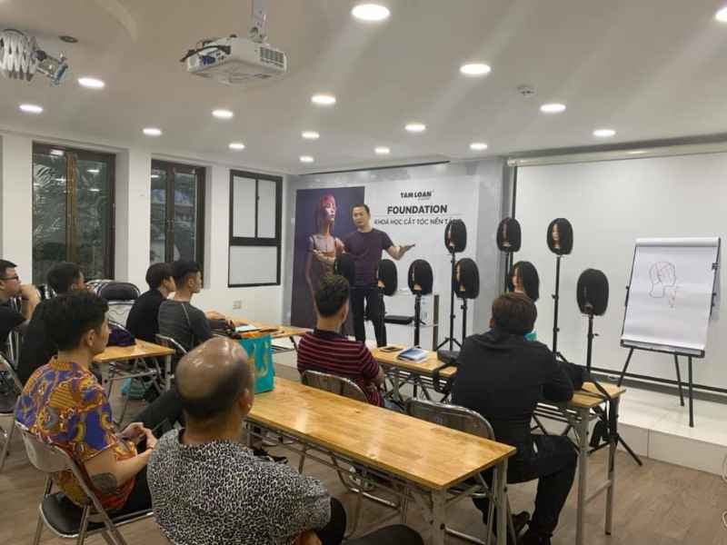 Học cắt tóc nữ Tâm Loan Education