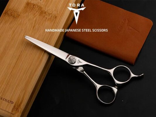 Ai nên dùng kéo 6.0 Inches? Hướng Dẫn Chọn Kéo Chuẩn Cho Thợ Tóc Việt