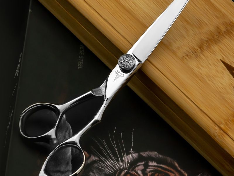 Kéo cắt tóc TORA - Lựa chọn hoàn hảo để cắt khung và đa năng